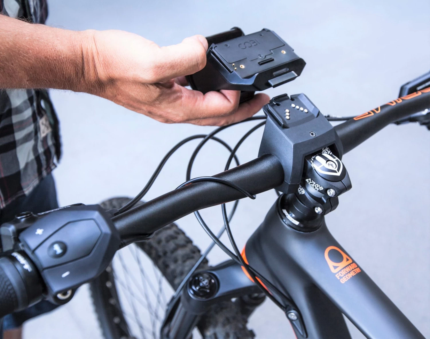 Bosch EBike - COBI.Bike Hub Avec éclairage Avant AmbiSense – Image 3